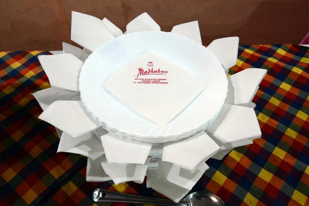 Motel Madhuban Jamshedpur Buitenkant foto