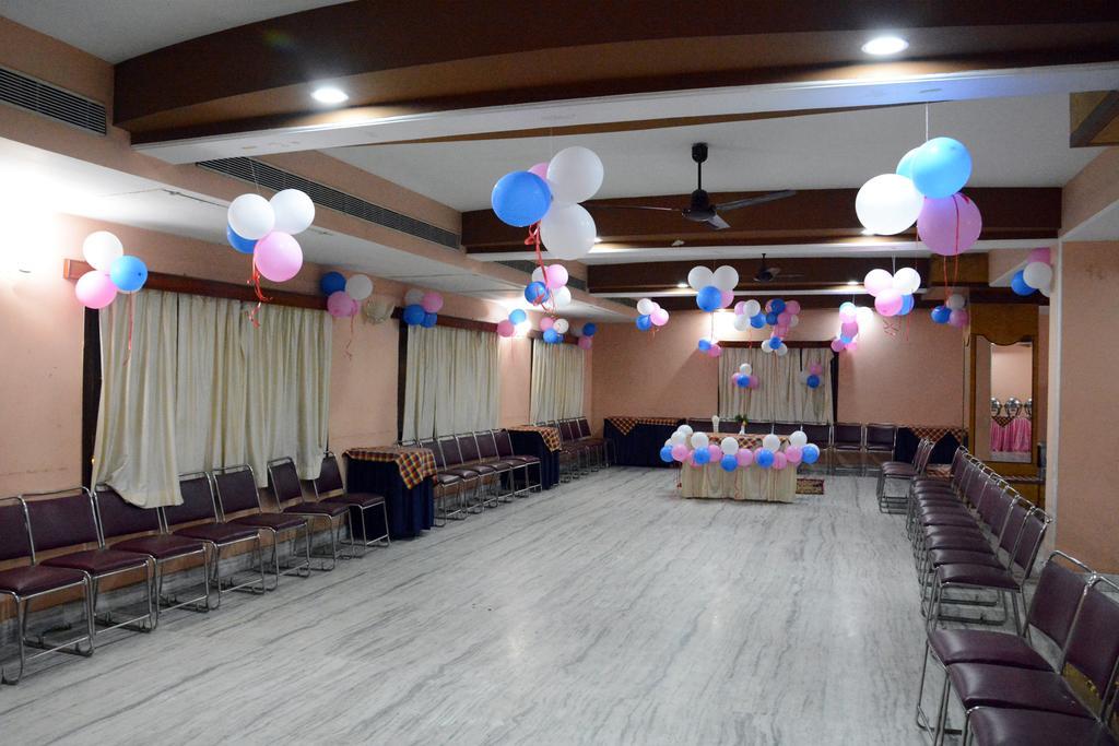 Motel Madhuban Jamshedpur Buitenkant foto